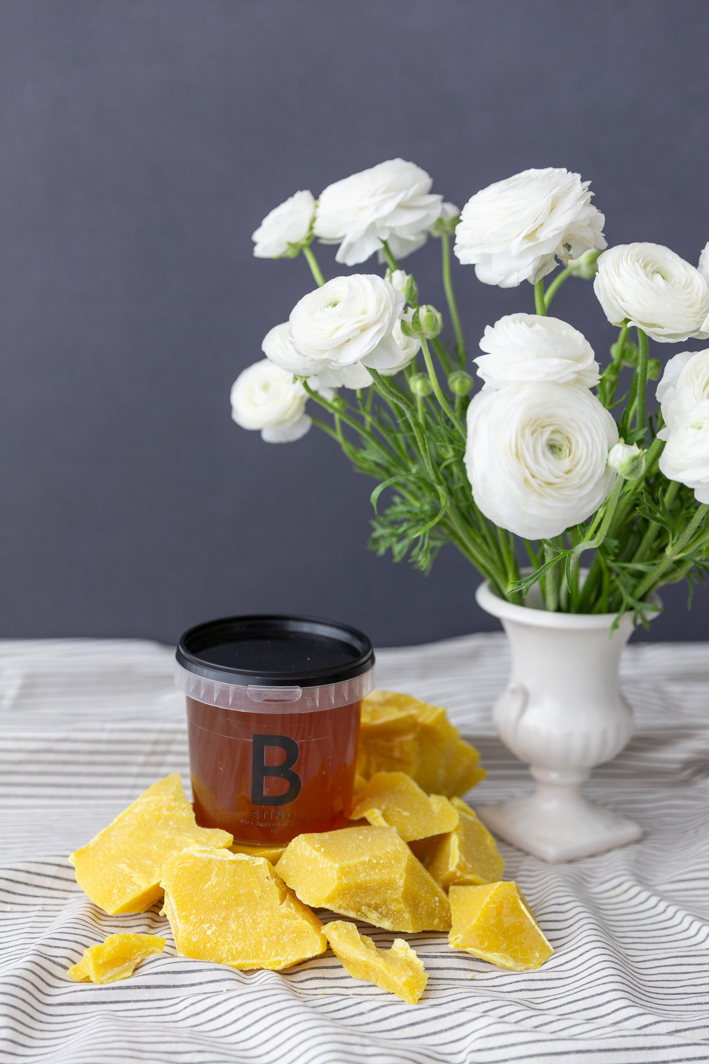 Pure honey. Raw honey. Unfiltered honey. South Australian honey. Fleurieu peninsular honey. Adelaide Hills honey. Local honey. B Sting Apiaries. Bulk honey. Cooking honey. Baking honey.