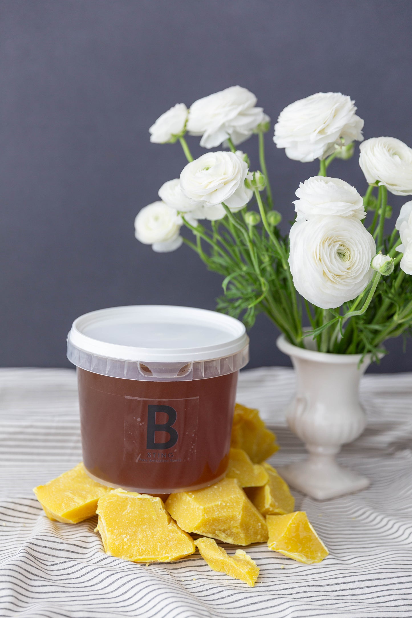 Pure honey. Raw honey. Unfiltered honey. South Australian honey. Fleurieu peninsular honey. Adelaide Hills honey. Local honey. B Sting Apiaries. Bulk honey. Cooking honey. Baking honey.